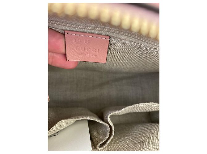 Borsa a mano Gucci MicroGuccisima in pelle rosa - vista 4