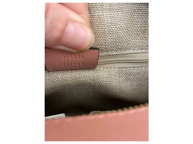 Borsa a mano Gucci MicroGuccisima in pelle rosa - vista 5