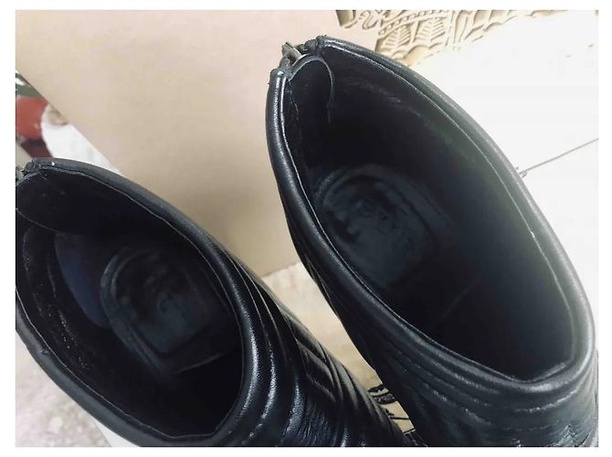 BOTAS DE TORNOZELO Burberry EM TAMANHO DE COURO 41 Excelente état Preto - vista 3