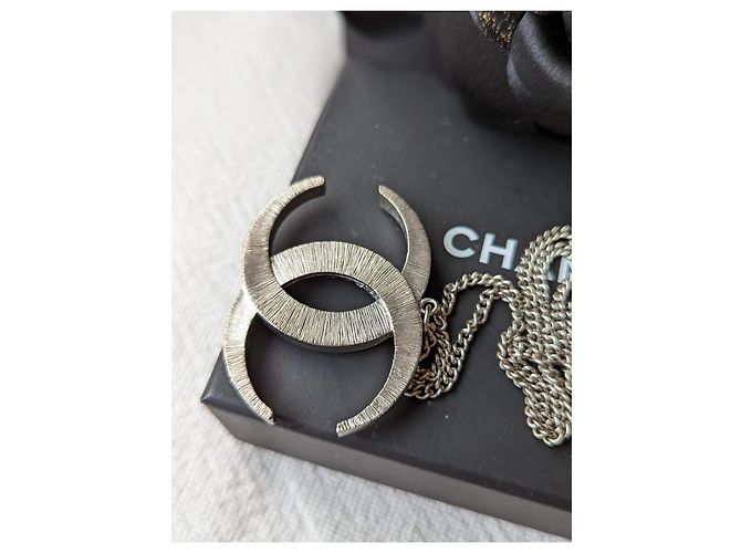 Chanel CC B15C Collana lunga in cristallo con logo Dubai Moon Argento - vista 3