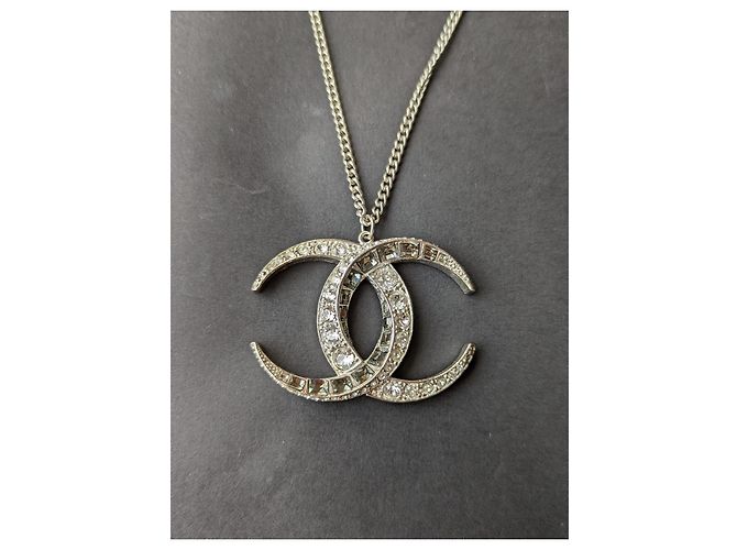 Chanel CC B15C Collana lunga in cristallo con logo Dubai Moon Argento - vista 7