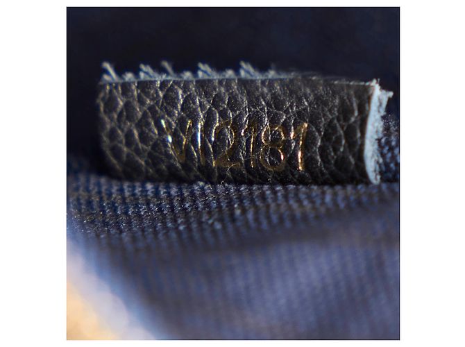 Louis Vuitton Nero Monogram Empreinte Lumineuse PM - vista 7