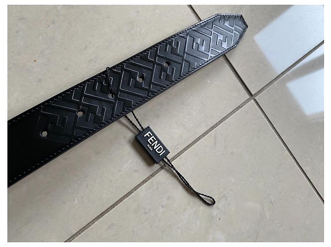 Nuova cintura fendi in pelle nera e argento 110cm Nero - vista 3