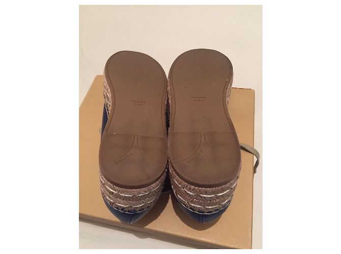 Sneakers Prada in pelle blu - vista 4