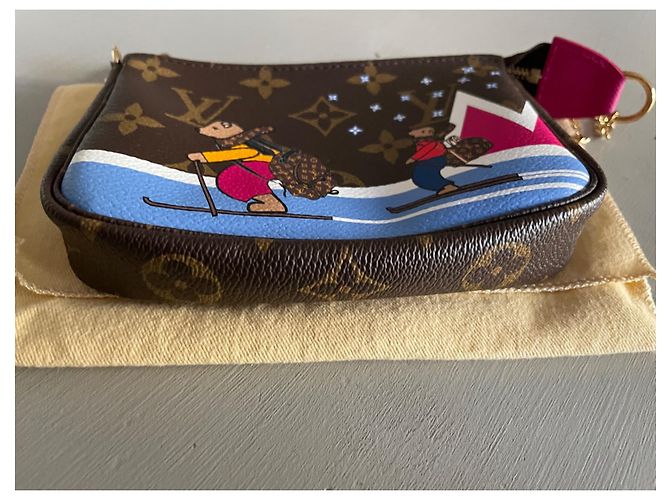 Louis Vuitton Mini pochette accessori Limited Edition Christmas Bears 2018 Marrone - vista 6