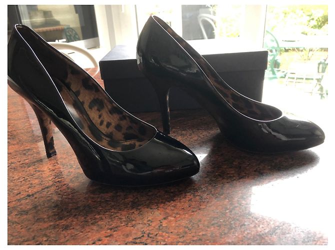 Décolleté Dolce & Gabbana in vernice nera Nero - vista 2