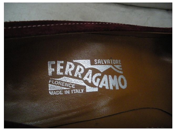 Décolleté Salvatore Ferragamo in camoscio rosso scuro - vista 8