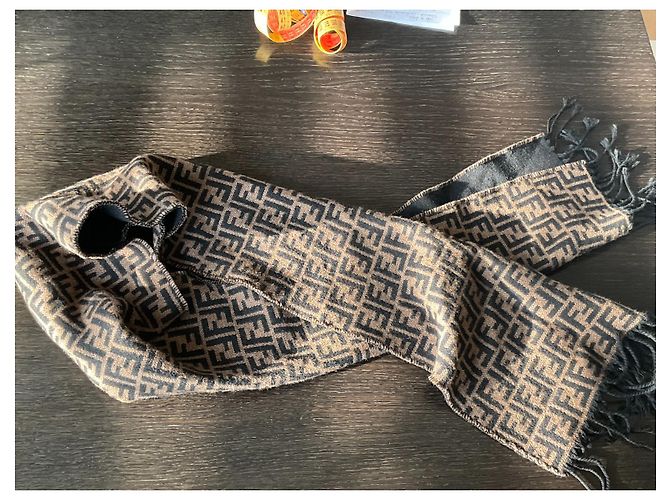 Sciarpa Fendi in lana marrone scuro - vista 3