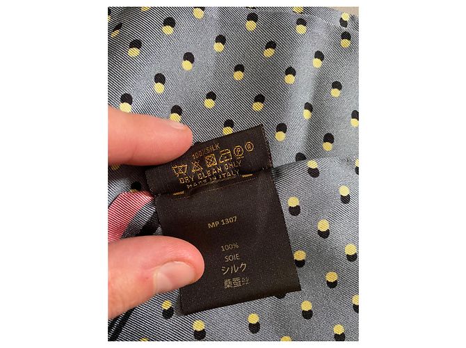 Cerchietto Louis Vuitton in seta grigio - vista 4