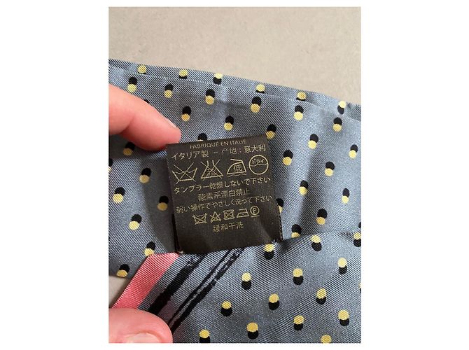 Cerchietto Louis Vuitton in seta grigio - vista 9