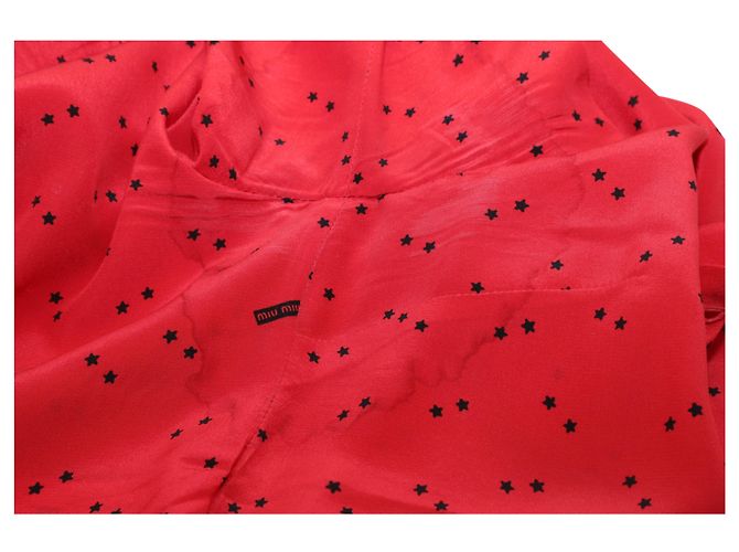 Miu Miu Polka Dot Bluse mit Rüschen aus roter Seide - Ansicht 6