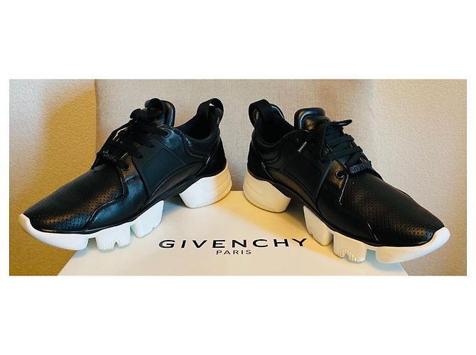 Mandíbula Givenchy - vista 9
