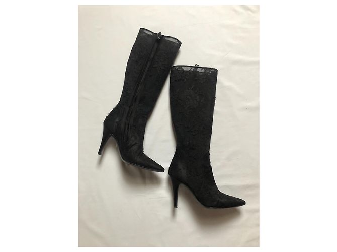 Valentino Garavani Schwarze Stiefel mit hohem Absatz von Valentino - Ansicht 2