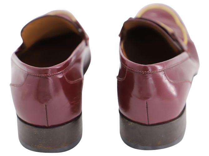 Mocassini Salvatore Ferragamo con Accento Oro in Pelle Bordeaux - vista 3