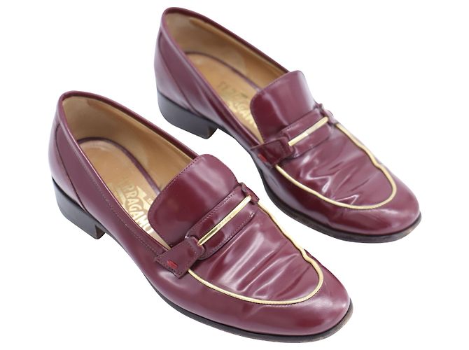 Mocassini Salvatore Ferragamo con Accento Oro in Pelle Bordeaux - vista 8