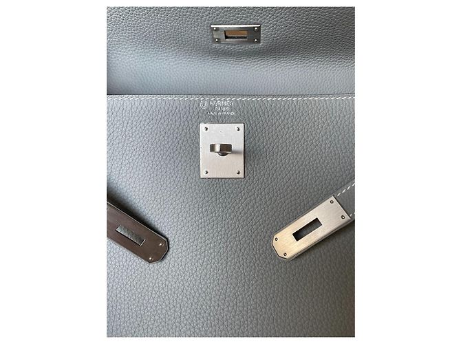 Hermès Kelly 32 sellaio Togo grigio gabbiano - vista 4