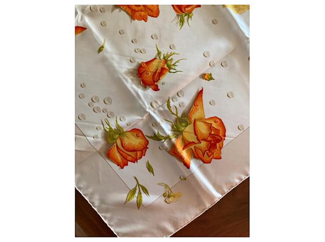 Hermès Hermes quadrato "Rose" Arancione Bianco sporco - vista 4