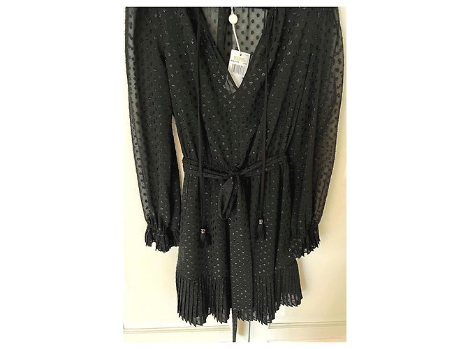 Michael Kors Schwarzes Chiffon Minikleid mit Polka Dots - Ansicht 10