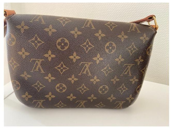 Louis Vuitton Musette Tango lungo M51388 Marrone - vista 6