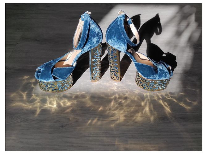 Tacchi Elie Saab in velluto blu Haute Couture - vista 7