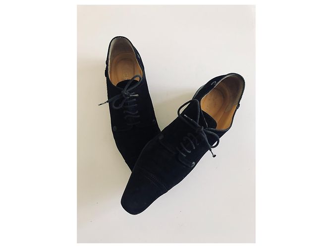 Chanel Chaussures en daim à lacets Noir - vue 18