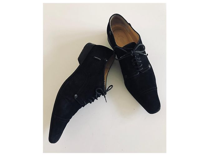 Chanel Chaussures en daim à lacets Noir - vue 19