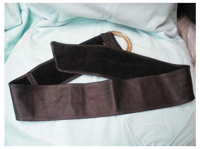 Uterque Ledergürtel in Schwarz mit Schmuckschließe - Ansicht 4