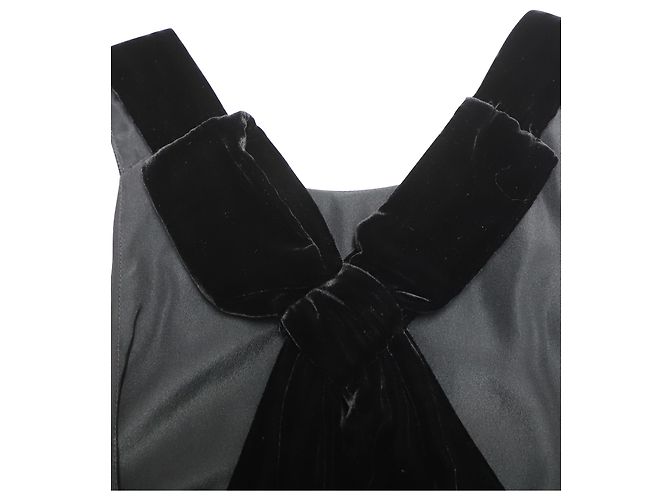 Rotes rückenfreies Minikleid von Valentino mit Samtschleife aus grauem Polyester - Ansicht 6
