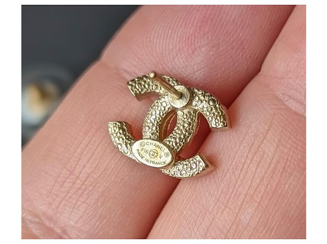 Chanel CC F16V Logo GHW Orecchini di cristallo classici senza tempo D'oro - vista 3