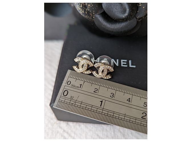 Chanel CC F16V Logo GHW Orecchini di cristallo classici senza tempo D'oro - vista 8