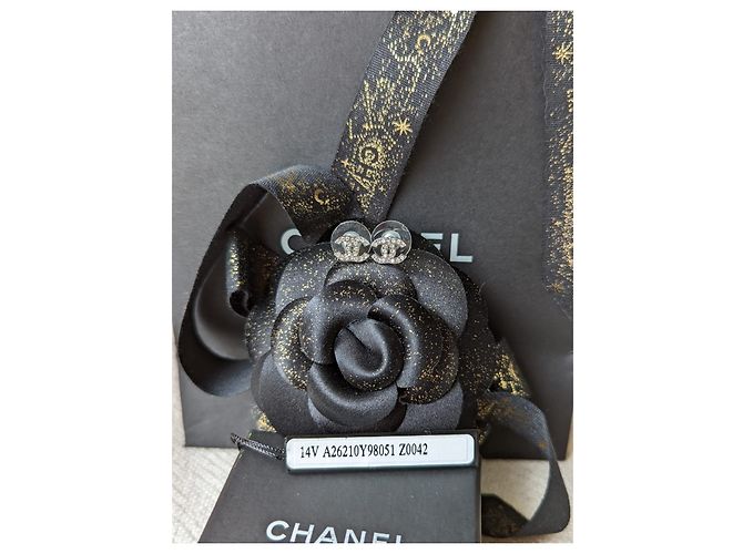 Chanel CC A14Orecchini V Classic Timeless Logo Crystal SHW Argento - vista 4