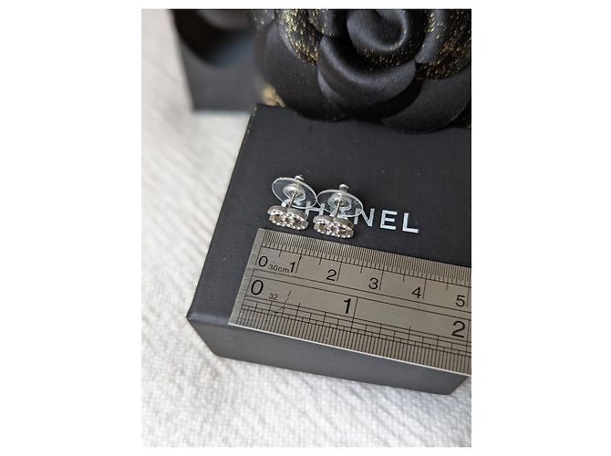Chanel CC A14Orecchini V Classic Timeless Logo Crystal SHW Argento - vista 6