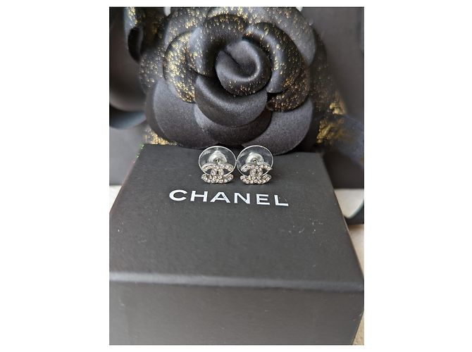 Chanel CC A14Orecchini V Classic Timeless Logo Crystal SHW Argento - vista 7