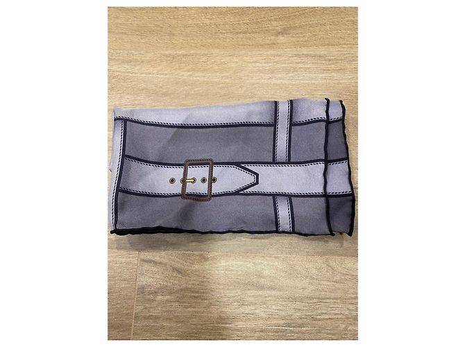 Bufanda Burberry de seda gris con estampado de hebilla - vista 7