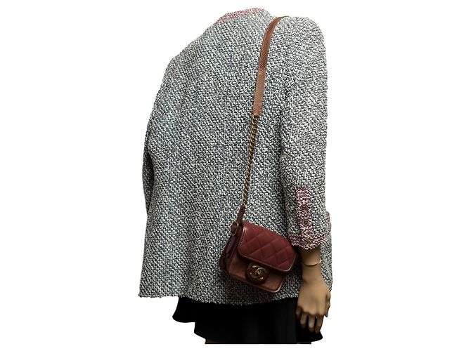 Timeless Excelente e original mini bolsa Chanel bordô em couro parcialmente acolchoado, ferragens em metal ouro envelhecido - vista 11