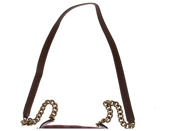 Timeless Excelente e original mini bolsa Chanel bordô em couro parcialmente acolchoado, ferragens em metal ouro envelhecido - vista 8