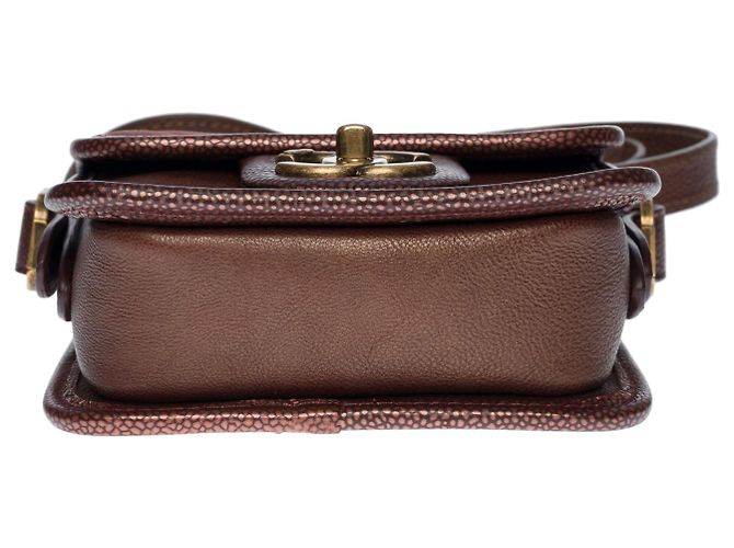 Timeless Excelente e original mini bolsa Chanel bordô em couro parcialmente acolchoado, ferragens em metal ouro envelhecido - vista 9