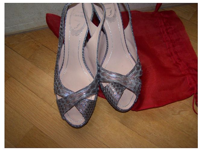 Rene Caovilla Python Sandalen mit Plateau Beige - Ansicht 6