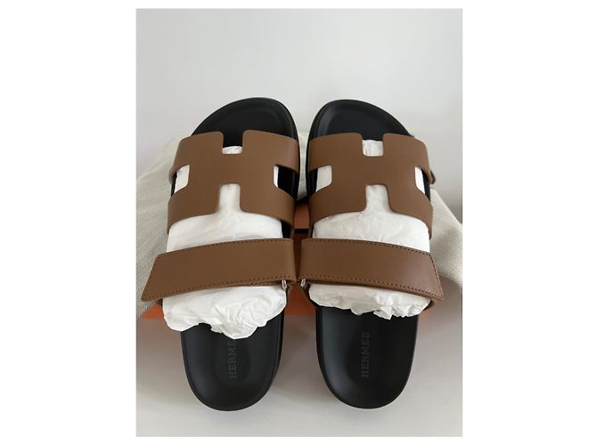 Hermès Sandalen Braun Hellbraun - Ansicht 2