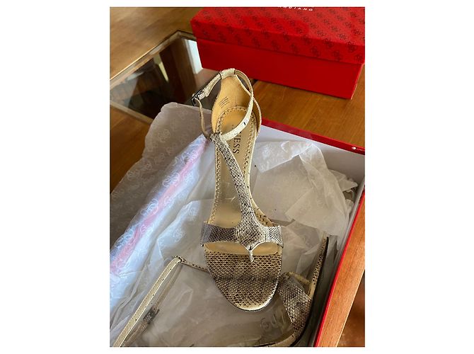Sandali Guess in pelle marroni con cristalli Marrone - vista 9