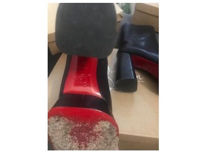 Christian Louboutin Louboutin 130Botas con plataforma de piel de becerro Izamayeah mm Negro - vista 4