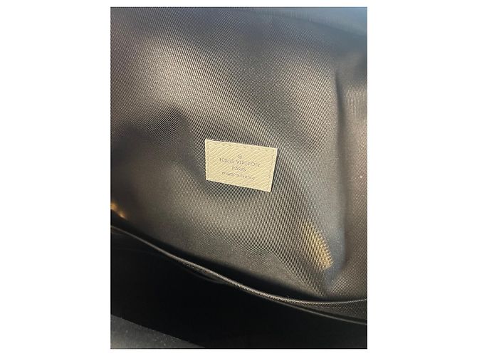 Louis Vuitton Louis Vuitton Borsa Briefcase Discovery Monogram e Pelle Taiga Argento - vista 10