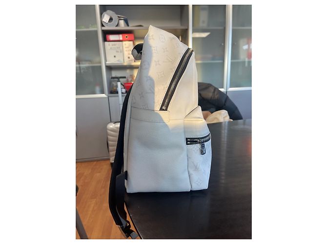 Louis Vuitton Louis Vuitton Borsa Briefcase Discovery Monogram e Pelle Taiga Argento - vista 3
