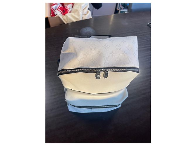 Louis Vuitton Louis Vuitton Borsa Briefcase Discovery Monogram e Pelle Taiga Argento - vista 4