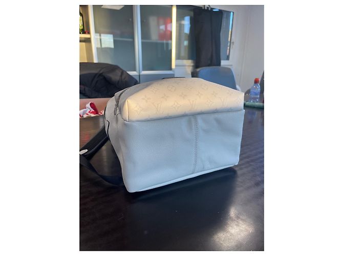 Louis Vuitton Louis Vuitton Borsa Briefcase Discovery Monogram e Pelle Taiga Argento - vista 6