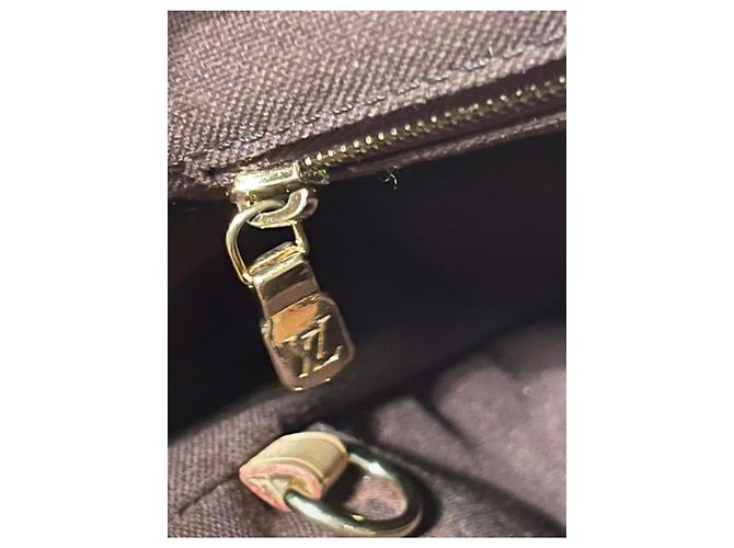 Borsa a mano Louis Vuitton Menilmontant in pelle marrone - vista 6