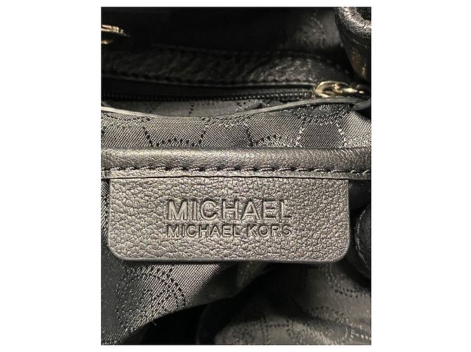 Borsa Michael Kors Frankie Mesh Bucket in Argento e Pelle Nera - vista 7