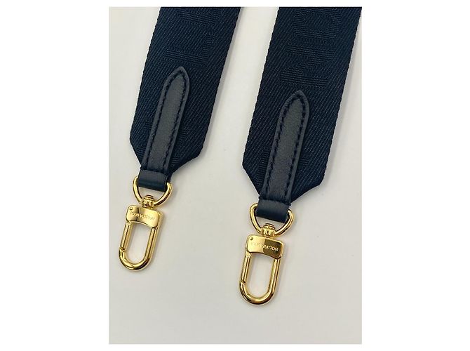 Abnehmbarer, verstellbarer Louis Vuitton Coussin-Schultergurt in Schwarz - Ansicht 4
