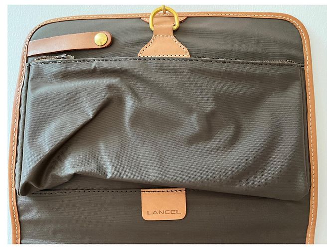Trousse de Toilette Lancel dépliante - vue 4