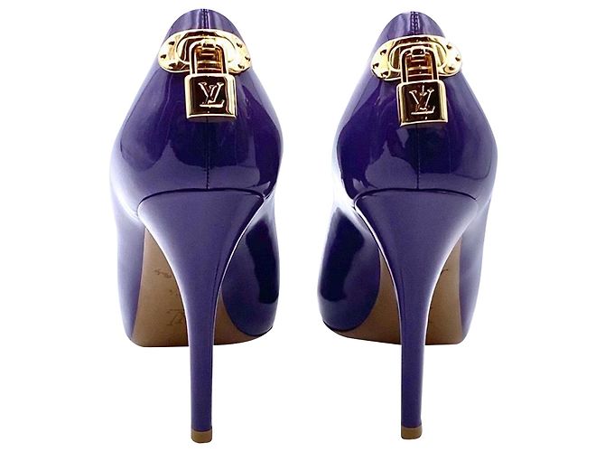 Decolleté Louis Vuitton open toe in vernice viola con tacco a lucchetto Porpora - vista 2